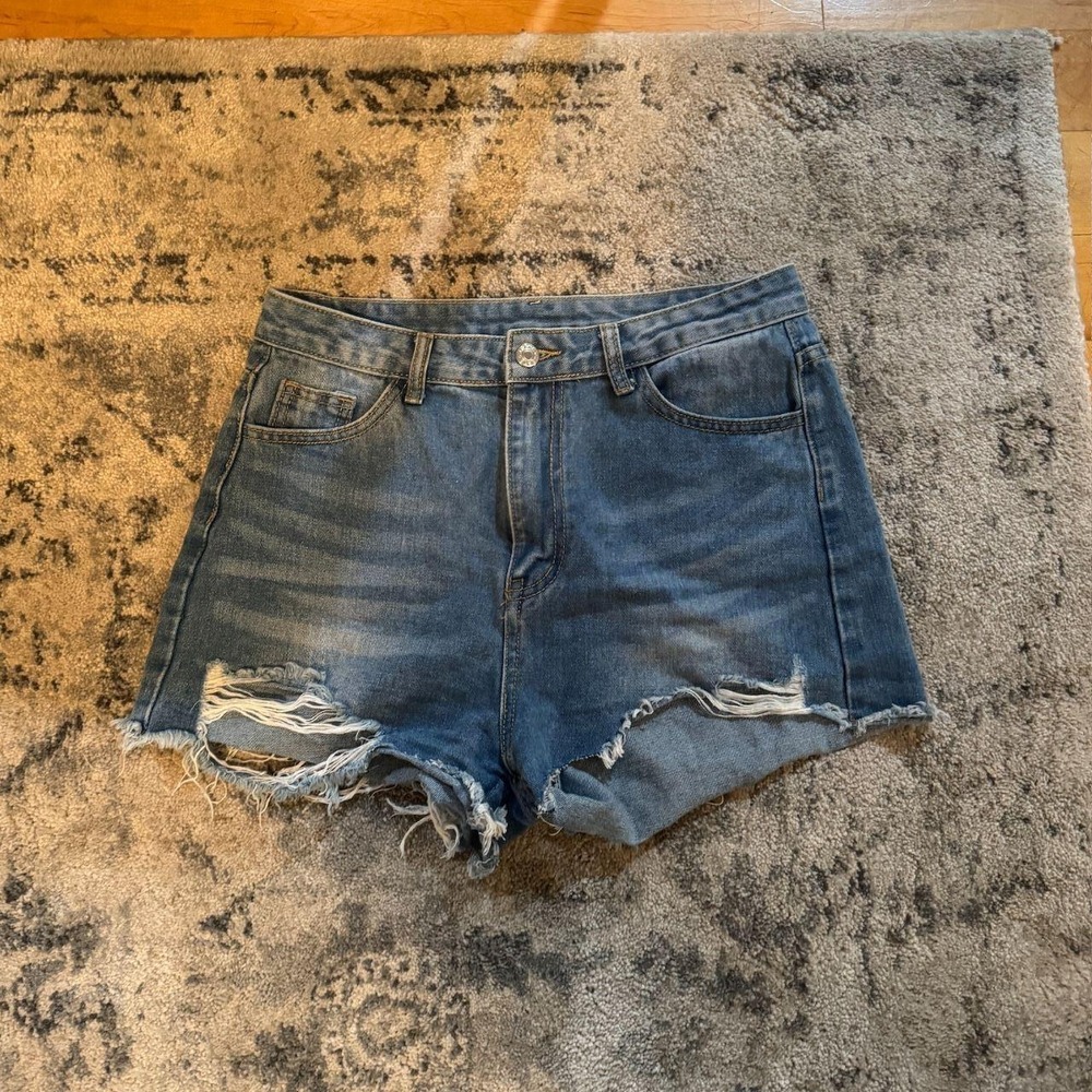 Shein Distressed Denim Shorts Light Wash Blue Frayed Hem Summer Basics M